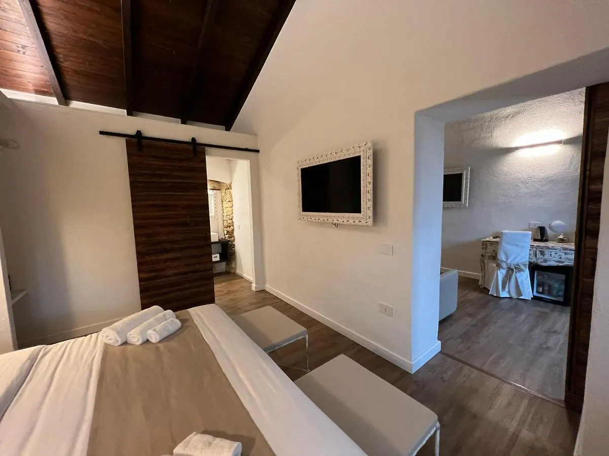 Corte Maddalena Camere Capoterra Guest house